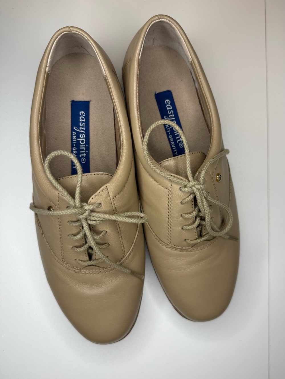 Easy Spirit Anti-Gravity Women’s Beige Leather comfort shoes, preppy, soft,light